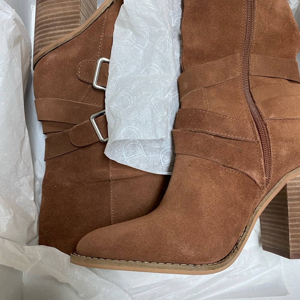 Boots - Picture 2 of 4